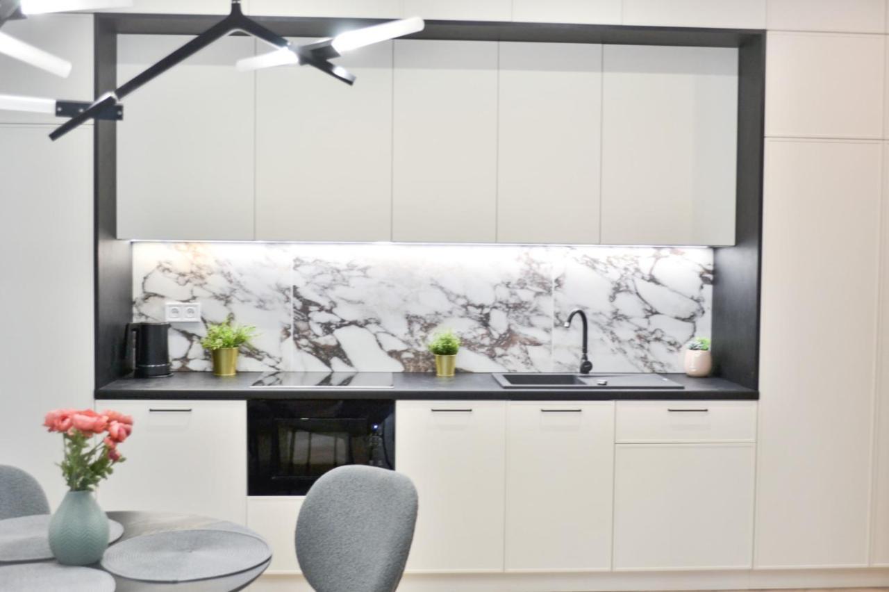 Apartament Family Zwierzyniecka Poznań Exteriör bild