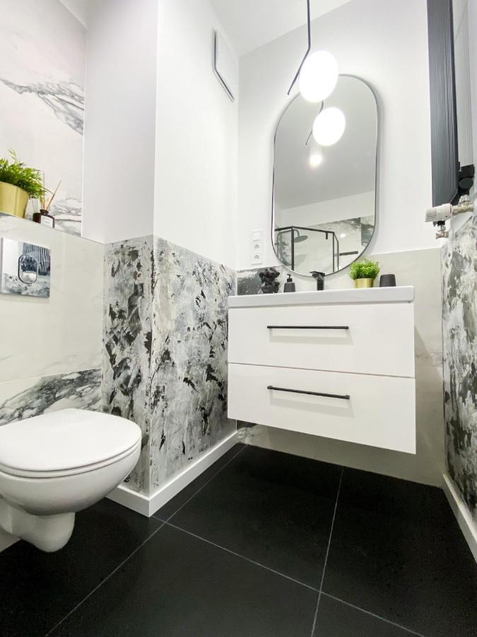 Apartament Family Zwierzyniecka Poznań Exteriör bild